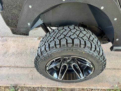 Used 2020 Jeep Wrangler Unlimited Sahara AWD/4WD image 29