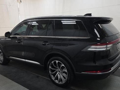 Used 2025 Lincoln Aviator Reserve w/ Illumination Package AWD/4WD image 4