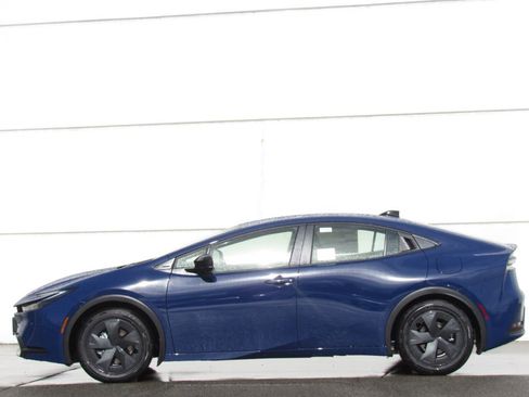 New 2026 Toyota Prius Plug-In Hybrid image 4