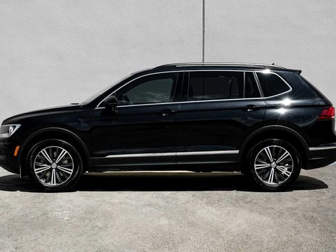 Used 2018 Volkswagen Tiguan SE AWD/4WD image 14