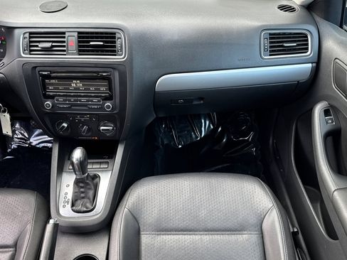 Used 2013 Volkswagen Jetta SE image 28
