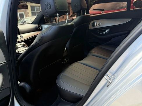 Used 2017 Mercedes-Benz E 300 4MATIC image 8