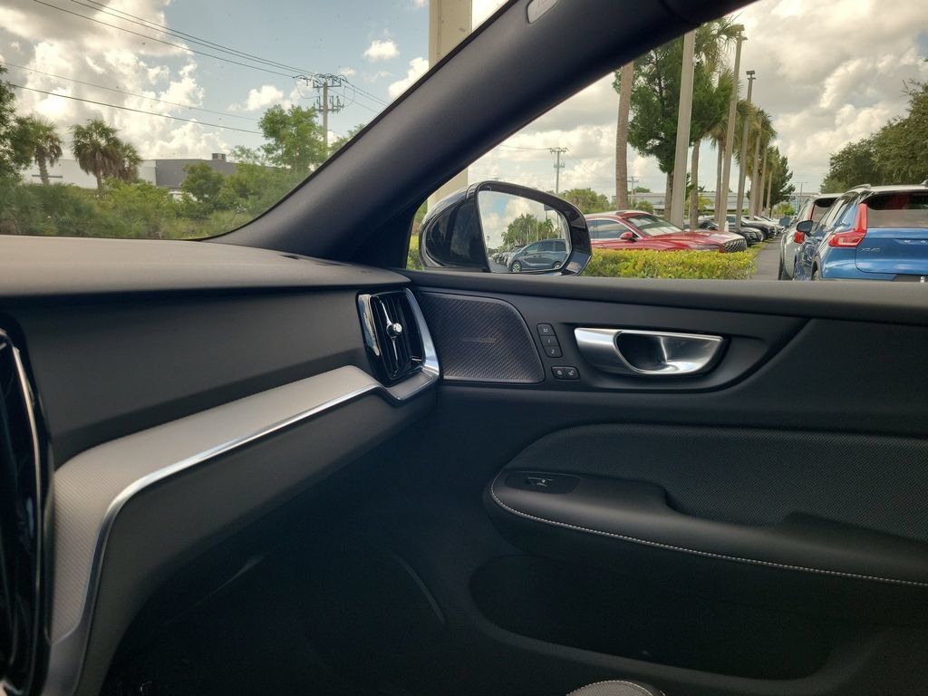 Used 2024 Volvo S60 B5 Plus w/ Climate Package AWD/4WD image 28