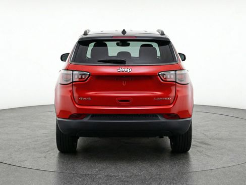 Used 2025 Jeep Compass Limited image 7