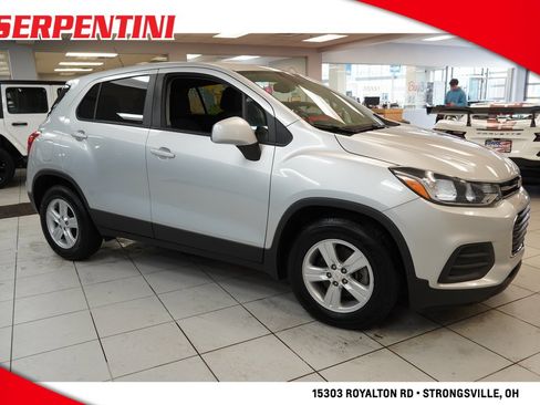 Used 2021 Chevrolet Trax LS w/ Tint and Cruise Package image 13