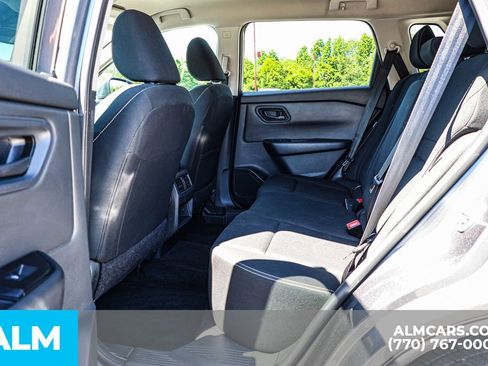 Used 2024 Nissan Rogue S FWD image 19
