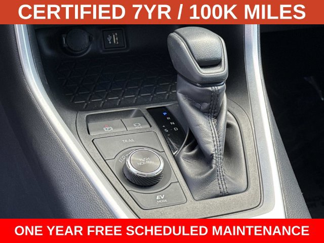 Used 2025 Toyota RAV4 LE AWD/4WD image 22