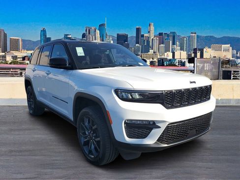 New 2025 Jeep Grand Cherokee Limited image 3