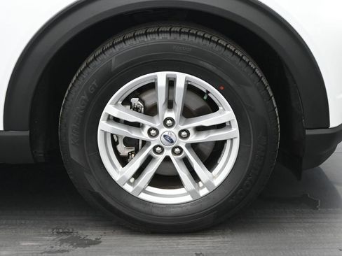 Used 2021 Ford Explorer XLT image 25