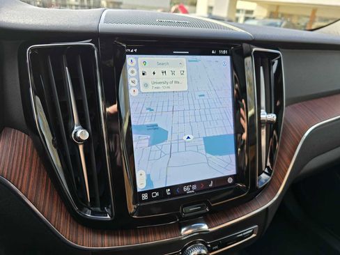 Used 2023 Volvo XC60 T8 Plus image 30