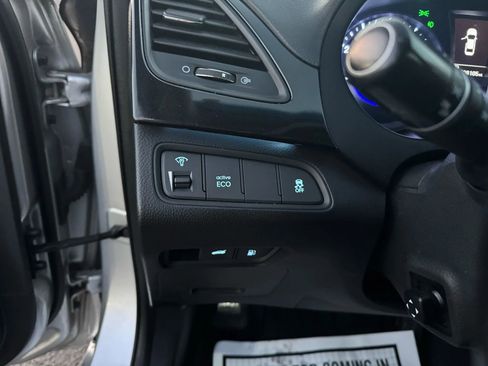 Used 2013 Hyundai Azera w/ Technology Pkg image 17