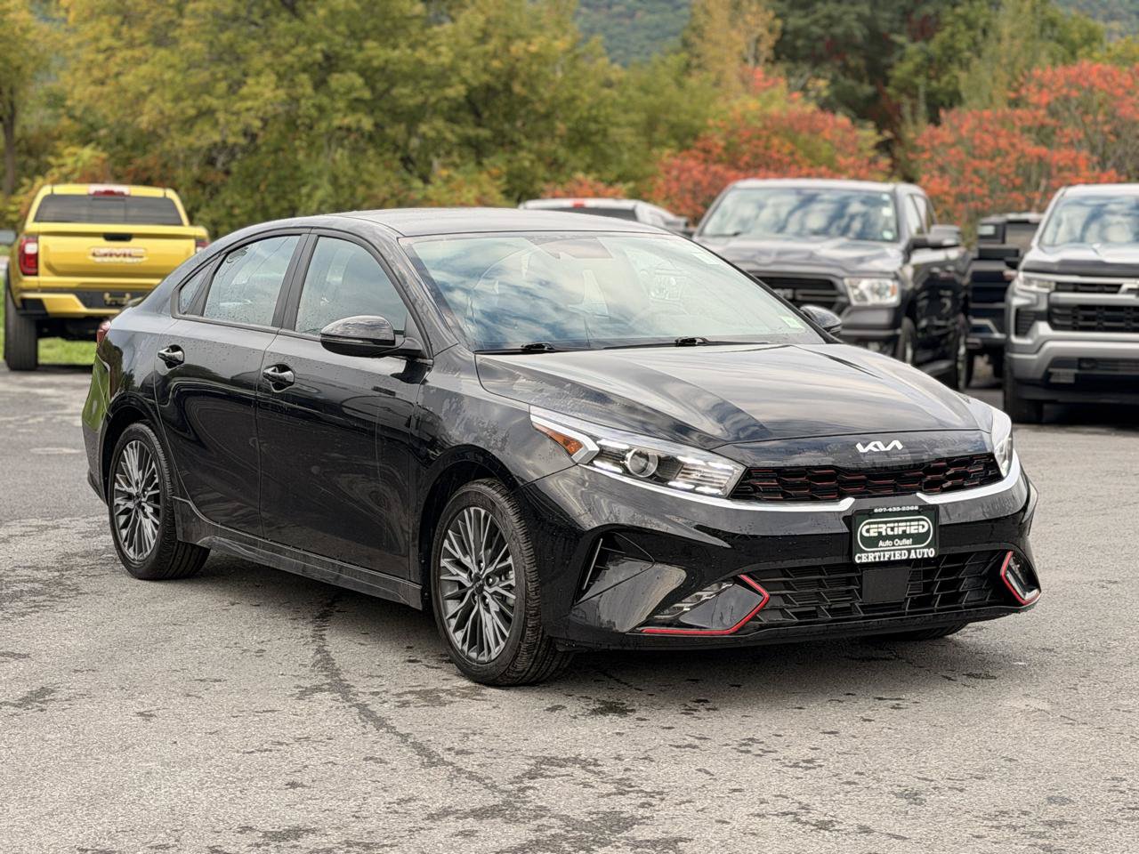 Used 2023 Kia Forte GT-Line w/ GT-Line Technology Package FWD image 3