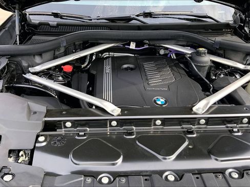 Used 2022 BMW X5 xDrive40i w/ Premium Package AWD/4WD image 29