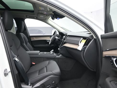 New 2026 Volvo XC90 B6 Plus w/ Protection Package image 25