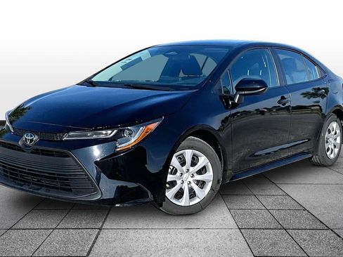 Used 2026 Toyota Corolla LE FWD image 1