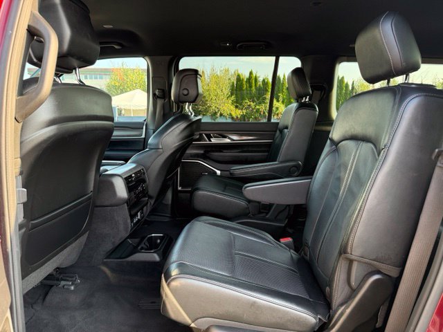 Used 2024 Jeep Wagoneer Series II AWD/4WD image 17