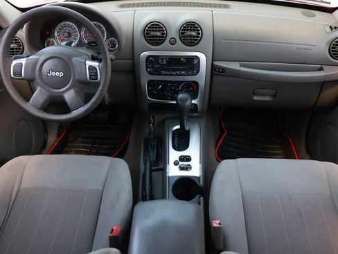 Used 2006 Jeep Liberty Limited AWD/4WD image 2