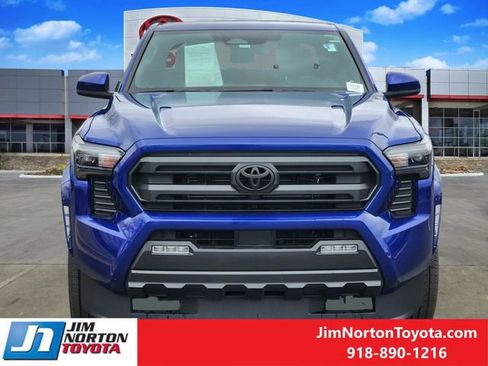 Used 2025 Toyota Tacoma SR5 image 2