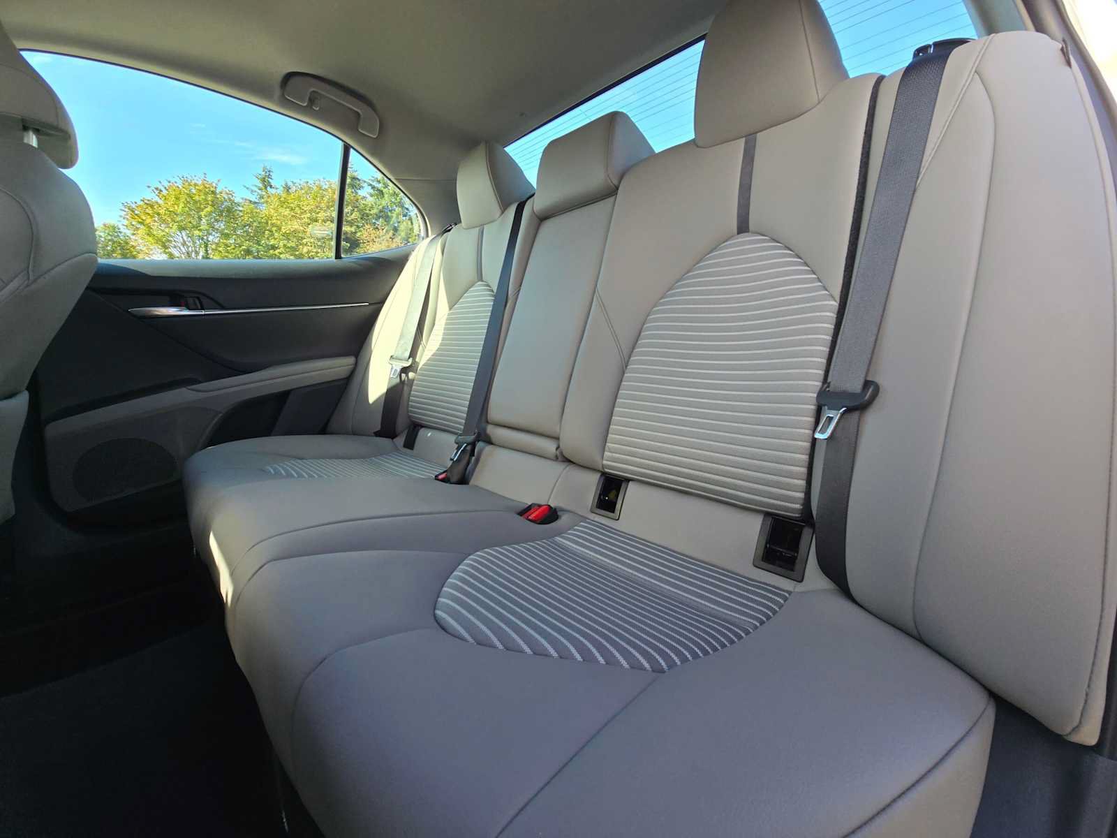 Used 2024 Toyota Camry SE AWD/4WD image 16