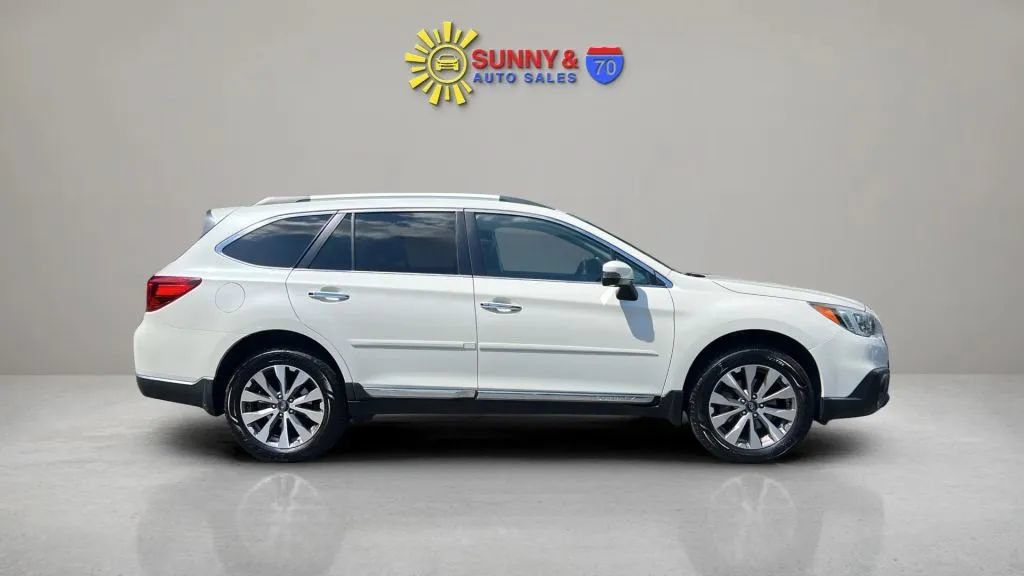 Used 2017 Subaru Outback 3.6R Touring w/ Popular Package #5A AWD/4WD image 9