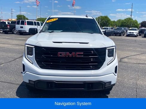 Used 2023 GMC Sierra 1500 Elevation AWD/4WD image 2