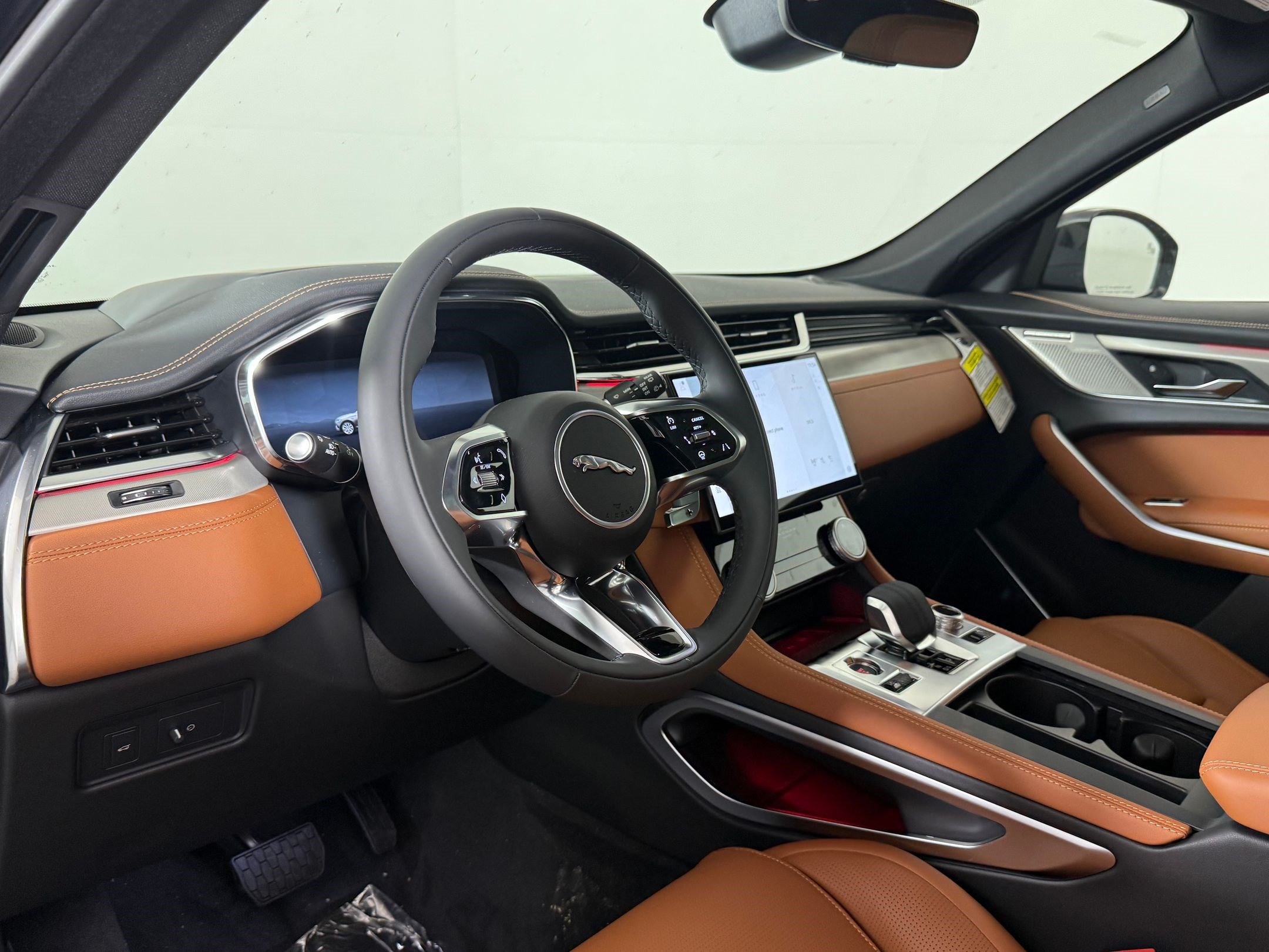 New 2026 Jaguar F-PACE R-Dynamic S AWD/4WD image 4