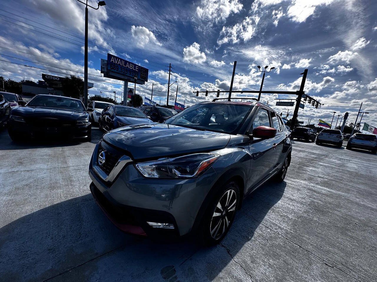 Used 2018 Nissan Kicks SR w/ Interior Electronics Package FWD image 10