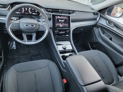 Certified 2023 Jeep Grand Cherokee L Laredo image 39