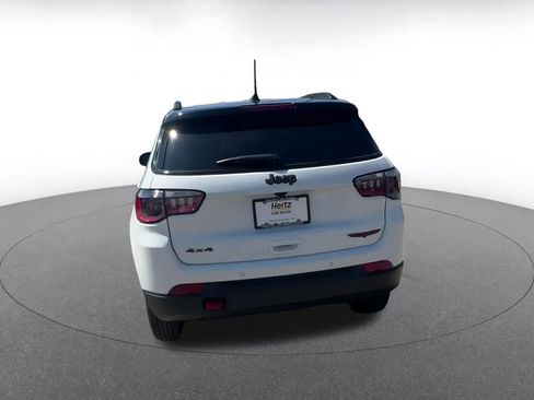 Used 2025 Jeep Compass Trailhawk image 12