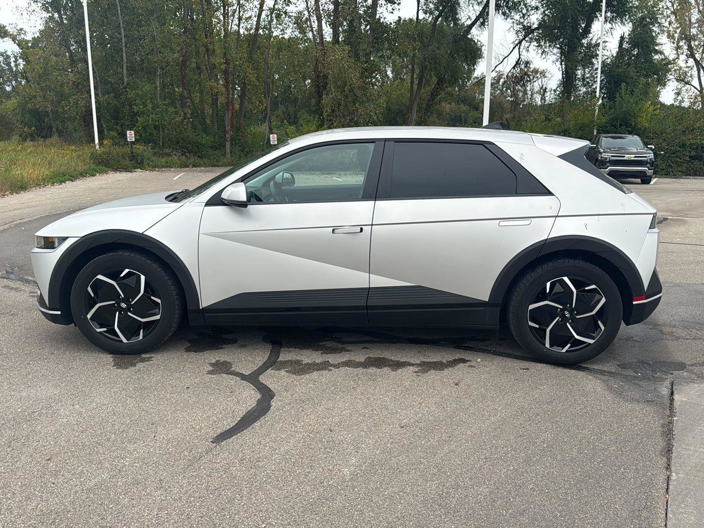 Used 2024 Hyundai Ioniq 5 SEL AWD/4WD image 2