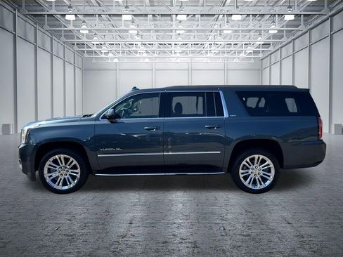 Used 2020 GMC Yukon XL SLT w/ Premium Edition image 4