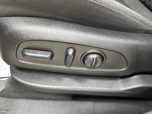 Used 2023 Chevrolet Equinox LT image 26