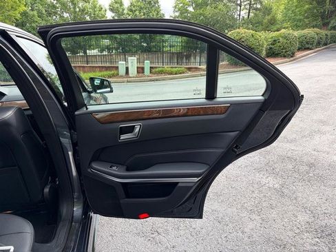 Used 2014 Mercedes-Benz E 350 Sedan image 37