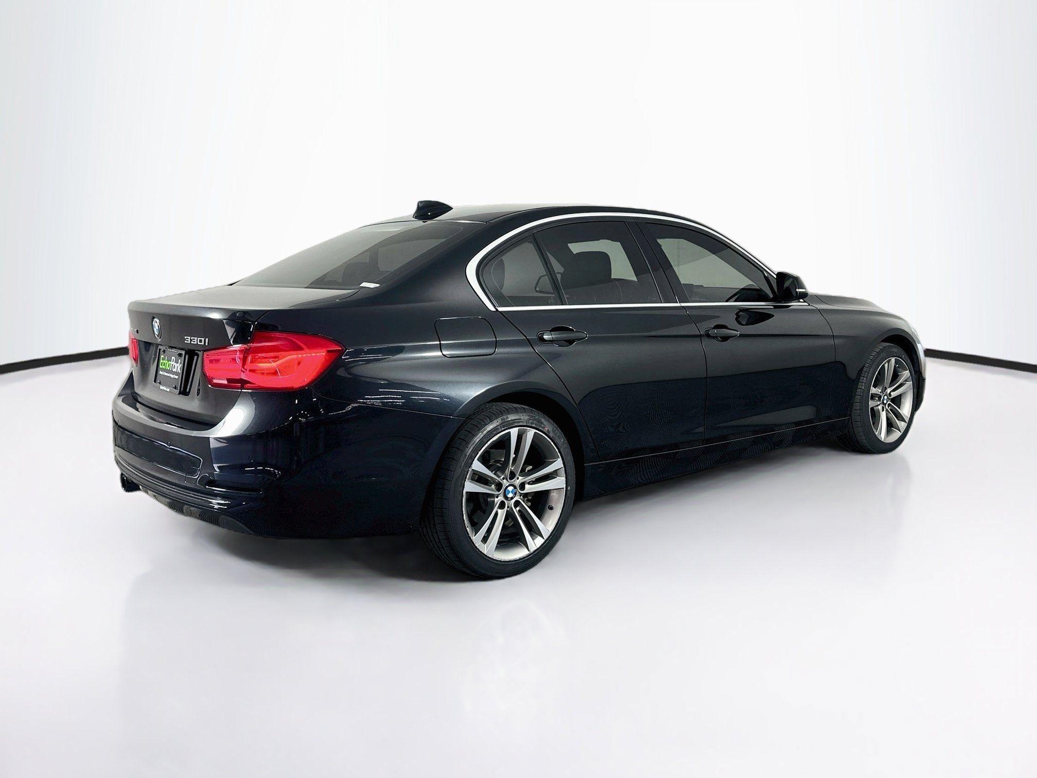 Used 2018 BMW 330i xDrive Sedan w/ Convenience Package AWD/4WD image 9