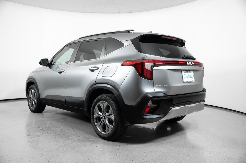 Used 2024 Kia Seltos S AWD/4WD image 10