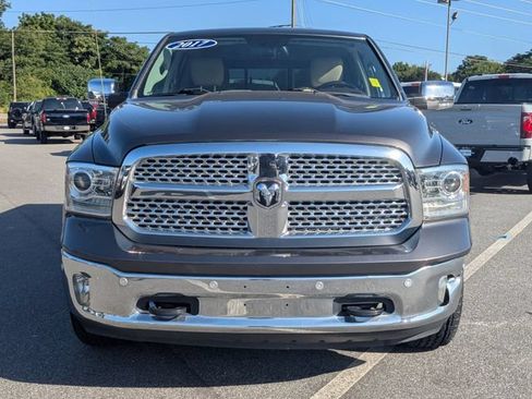 Used 2017 RAM 1500 Laramie w/ Convenience Group AWD/4WD image 8