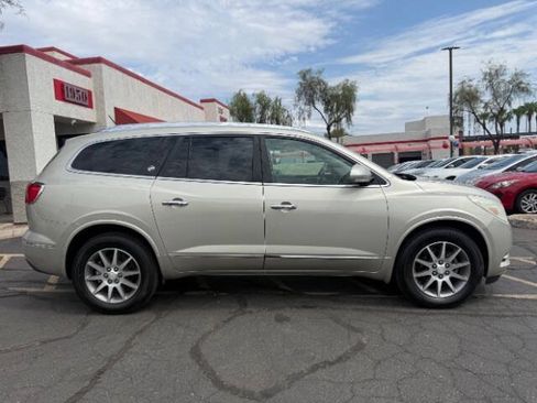 Used 2013 Buick Enclave Leather FWD image 2