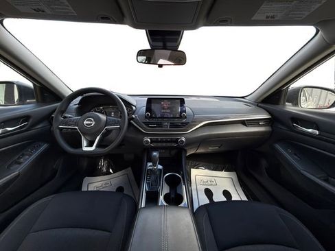 Used 2024 Nissan Altima 2.5 SV image 28