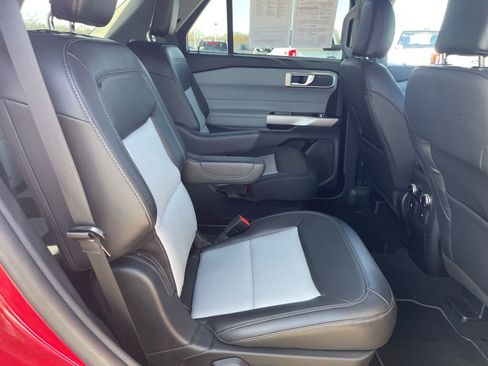 Used 2023 Ford Explorer XLT w/ Equipment Group 202A image 33