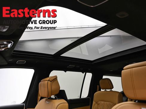 Used 2025 Jeep Grand Wagoneer Series III w/ Rear Seat Video Group 1 AWD/4WD image 39
