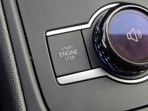 Certified 2025 Volkswagen Tiguan S image 22