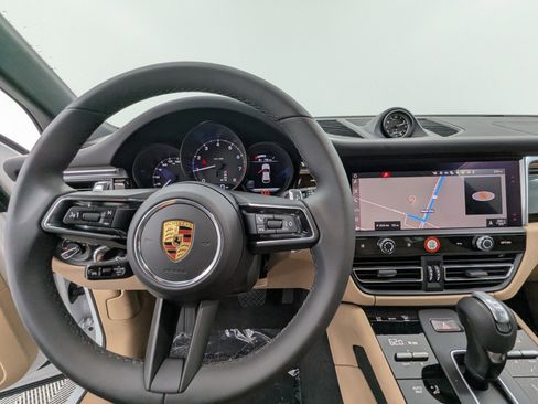New 2026 Porsche Macan AWD/4WD image 5