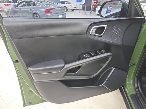 Used 2021 Kia Soul EX FWD image 14