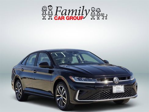 New 2026 Volkswagen Jetta SE image 2