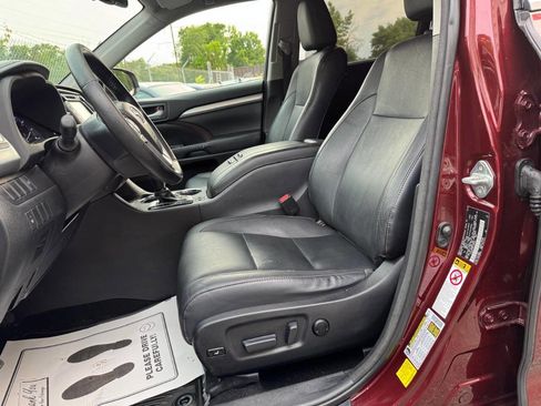 Used 2015 Toyota Highlander XLE image 29