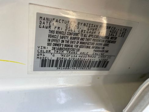 Used 2025 Nissan Sentra SV image 43