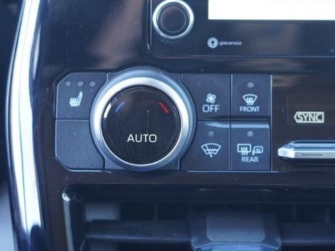 Used 2022 Toyota Highlander XLE image 29