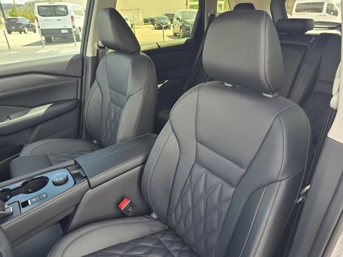 New 2026 Nissan Rogue Platinum AWD/4WD image 12