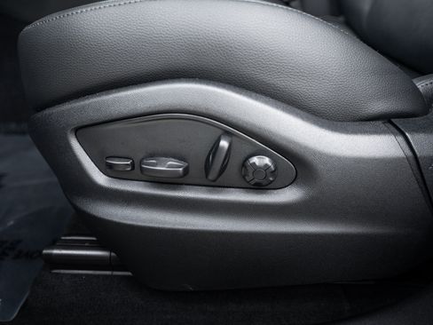 Certified 2026 Porsche Cayenne AWD/4WD image 20