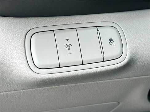 New 2025 Hyundai Venue SEL image 7